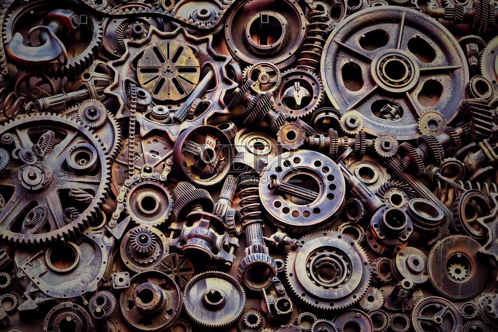 蒸汽朋克的纹理,背景与机械零件,齿轮,蒸汽朋克齿轮,堆汽车零件,旧生锈的铁链,弹簧,车轮,接近照片摄影